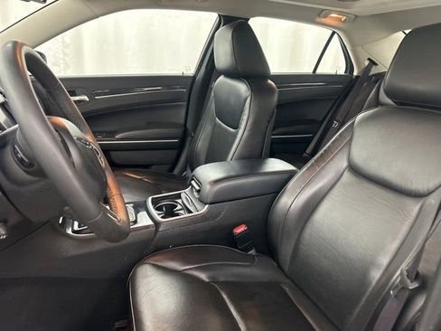 Used 2023 Chrysler 300 Touring L w/ Popular Equipment Group image 9