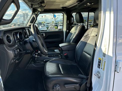 Used 2023 Jeep Wrangler Unlimited Sahara image 5