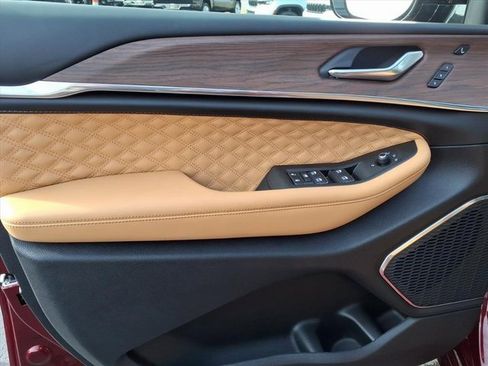 New 2025 Jeep Grand Cherokee L Summit image 9