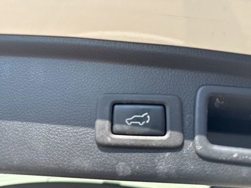 Used 2018 Subaru Forester 2.5i Premium AWD/4WD image 13