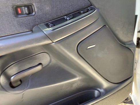 Used 2003 GMC Sierra 2500 SLE w/ Skid Plate Package image 37