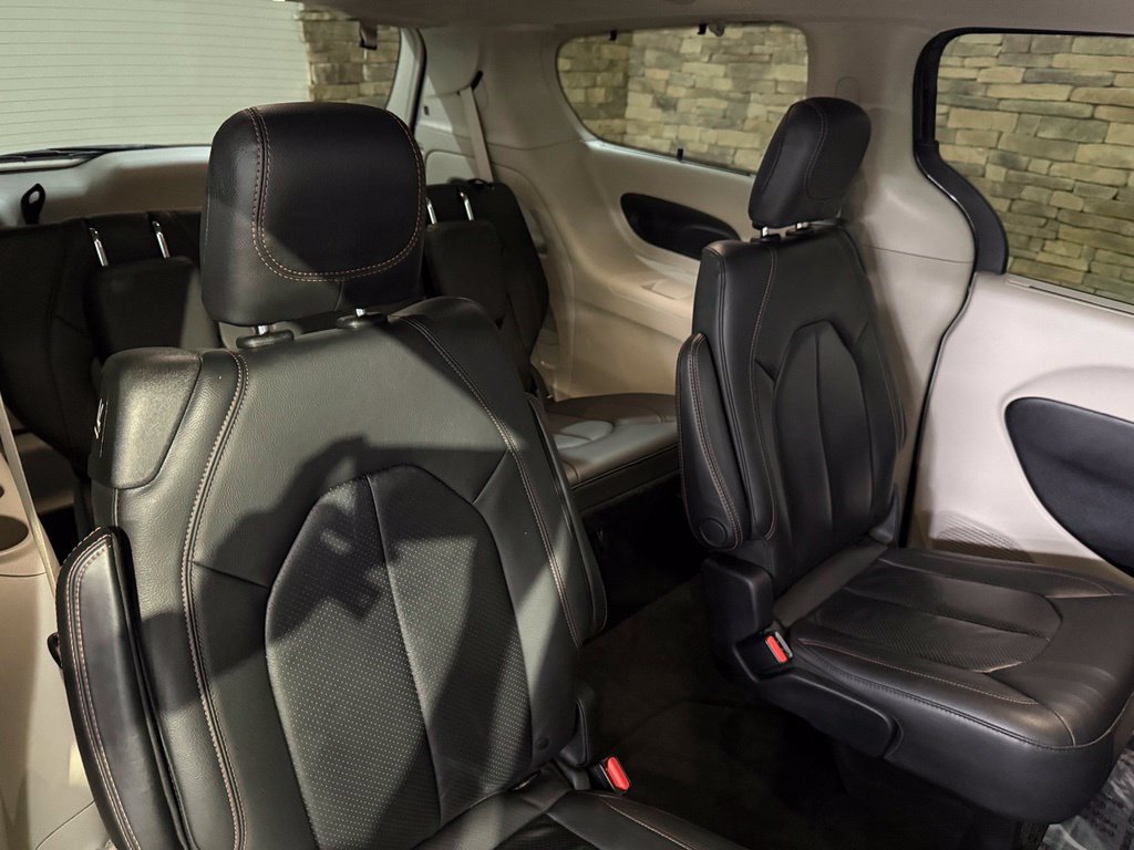 Used 2020 Chrysler Pacifica Touring-L Plus FWD image 34