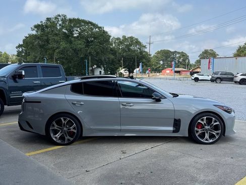 Used 2020 Kia Stinger GT1 RWD image 4