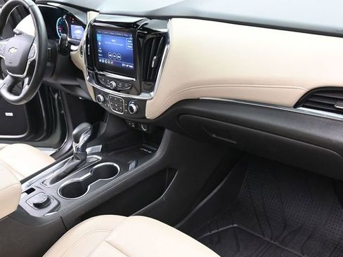Used 2023 Chevrolet Traverse LT w/ LT Premium Package image 30