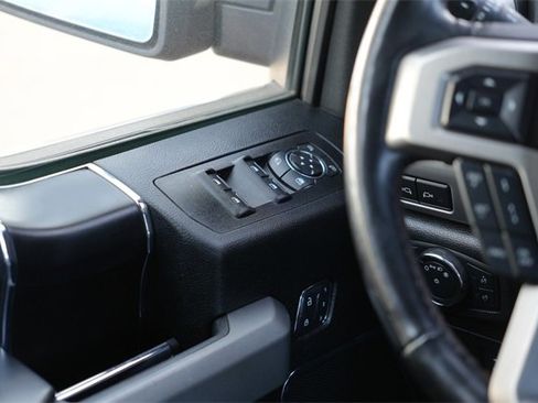 Used 2018 Ford F150 Platinum w/ Equipment Group 701A Luxury image 18