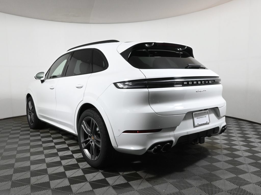 Used 2026 Porsche Cayenne AWD/4WD image 3