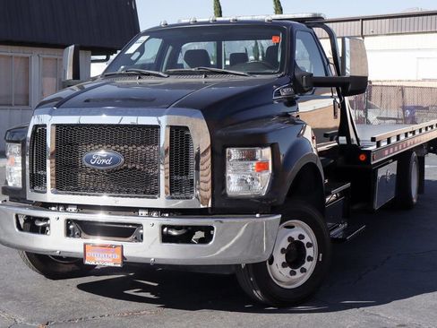 Used 2023 Ford F650 2WD Regular Cab Super Duty image 4