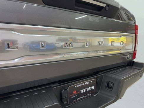 Used 2022 Ford F250 Limited w/ FX4 Off-Road Package image 17