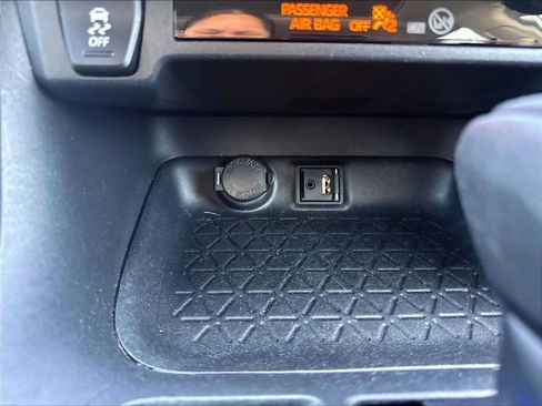 Used 2019 Toyota RAV4 XLE AWD/4WD image 35