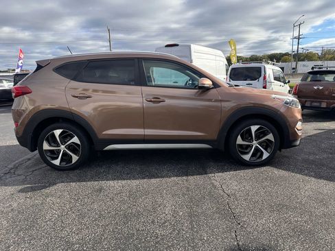 Used 2017 Hyundai Tucson Sport w/ Cargo Package image 4
