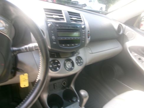 Used 2006 Toyota RAV4 Limited FWD image 12