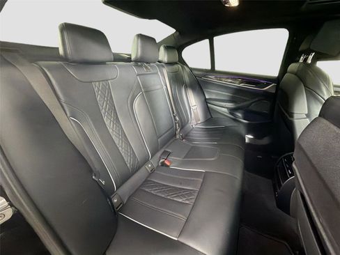 Used 2020 BMW M550i xDrive w/ Premium Package AWD/4WD image 25