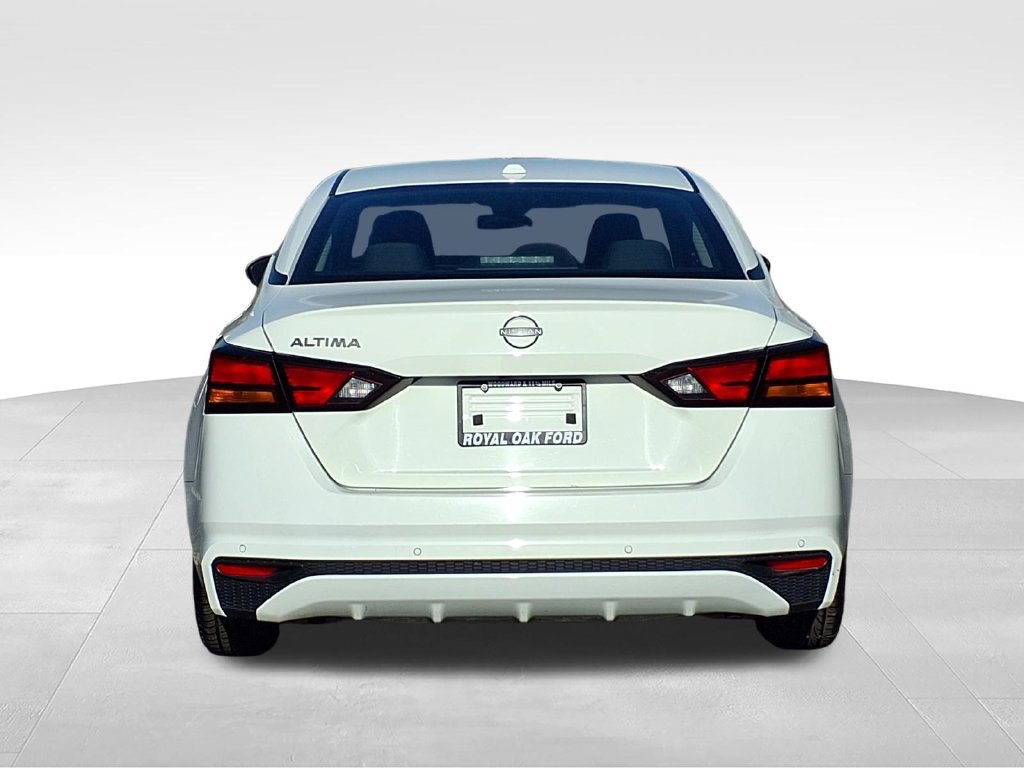 Used 2025 Nissan Altima 2.5 SV FWD image 24
