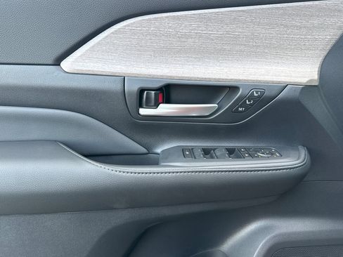 New 2026 Toyota Grand Highlander Limited image 10