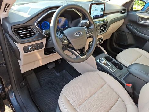 Used 2022 Ford Escape SEL w/ Technology Package AWD/4WD image 9