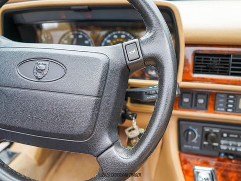 Used 1994 Jaguar XJS V12 Convertible image 41