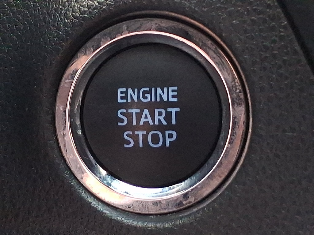 Used 2020 Toyota RAV4 XLE w/ Convenience Package AWD/4WD image 19