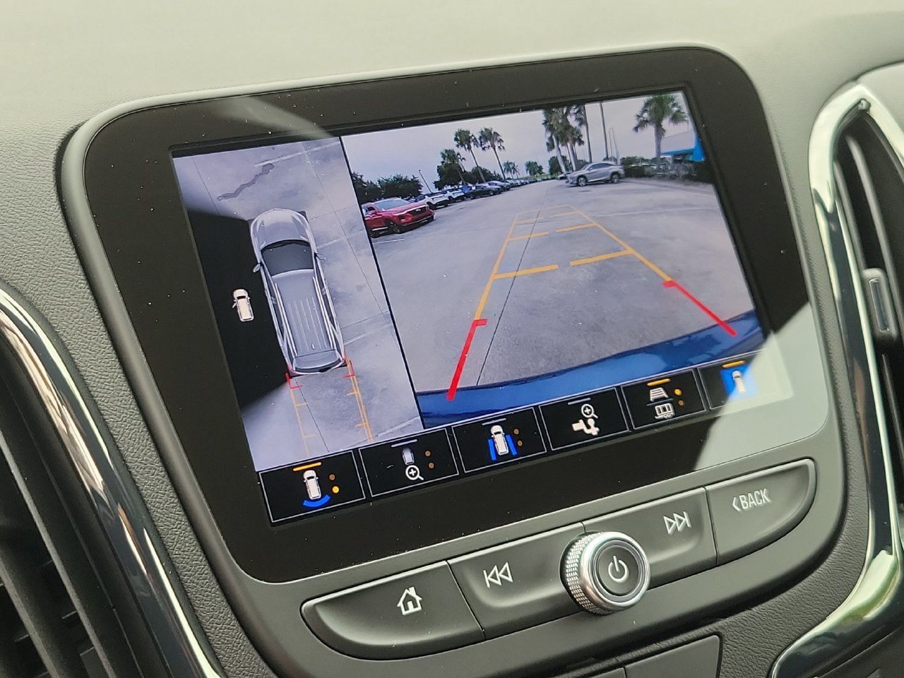 Certified 2024 Chevrolet Equinox RS FWD image 26