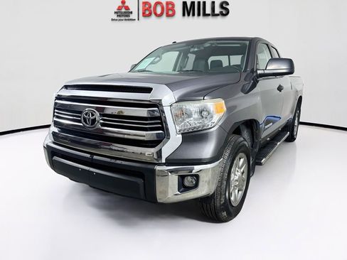 Used 2016 Toyota Tundra SR5 AWD/4WD image 3