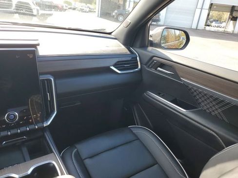 Used 2024 GMC Acadia Denali w/ Super Cruise Package image 14