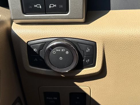 Used 2019 Ford F150 Lariat AWD/4WD image 30