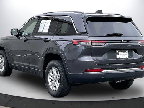 Used 2023 Jeep Grand Cherokee Laredo image 7