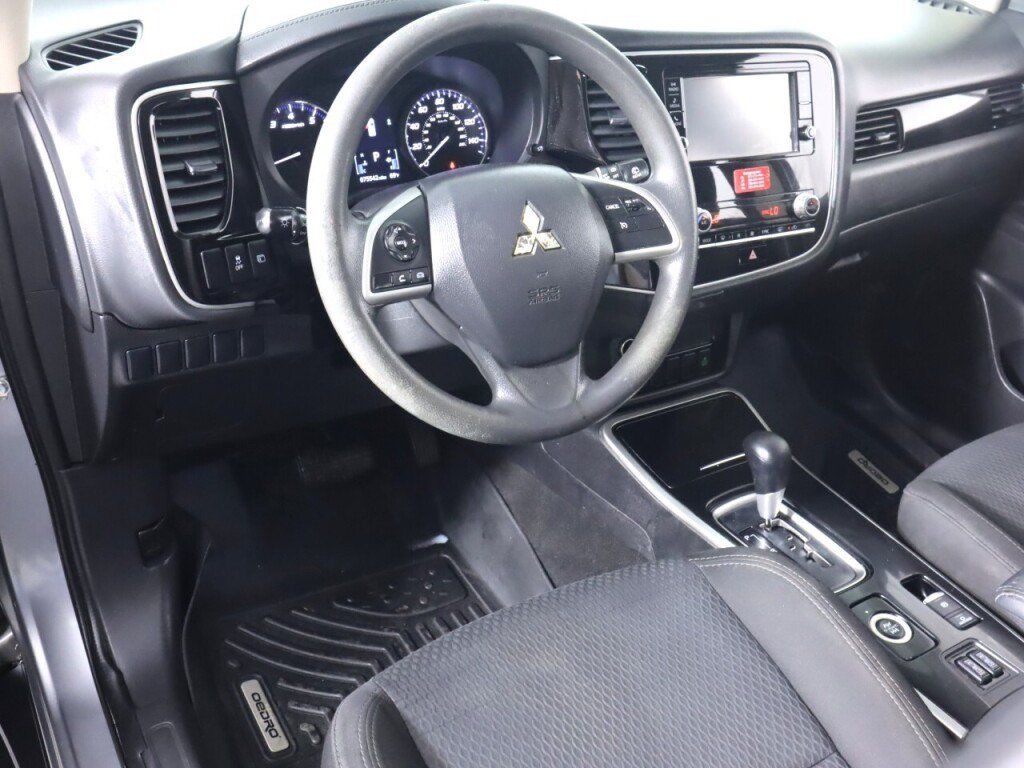 Used 2020 Mitsubishi Outlander ES AWD/4WD image 9