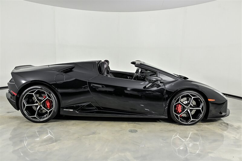 Used 2020 Lamborghini Huracan EVO RWD image 10