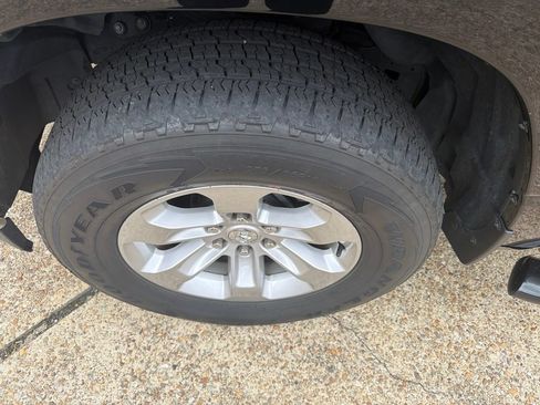 Used 2023 RAM 1500 Laramie AWD/4WD image 11