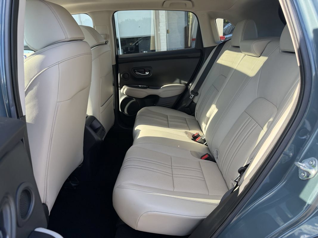 Used 2023 Honda HR-V EX-L image 36