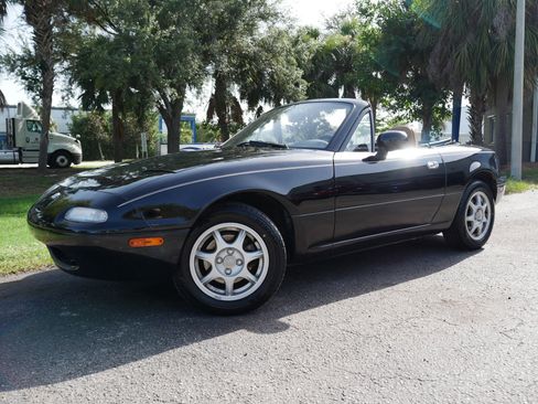 Used 1997 MAZDA MX-5 Miata RWD image 11