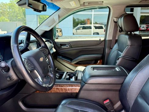 Used 2017 Chevrolet Suburban Premier AWD/4WD image 15
