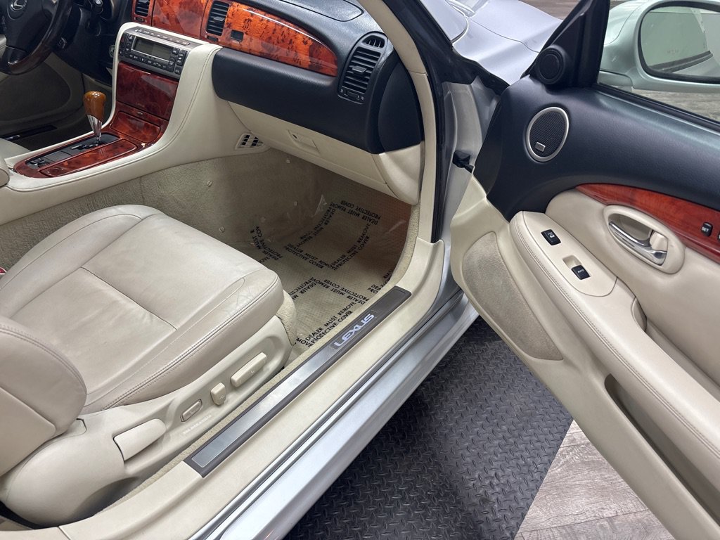 Used 2007 Lexus SC 430 Convertible w/ Preferred Accessory Pkg RWD image 37