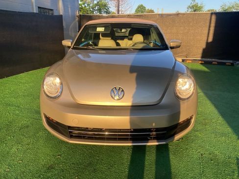 Used 2013 Volkswagen Beetle 2.5 FWD image 11