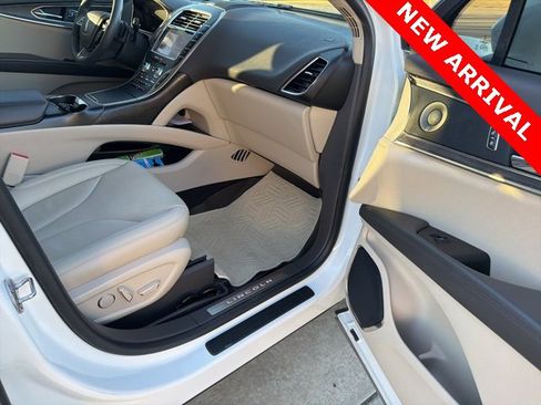 Used 2020 Lincoln Nautilus Reserve w/ Equipment Group 201A image 13