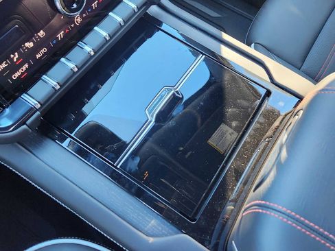 New 2026 GMC Yukon AT4 Ultimate w/ LPO, Illumination Package image 23