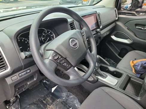 Used 2024 Nissan Frontier SV RWD image 14