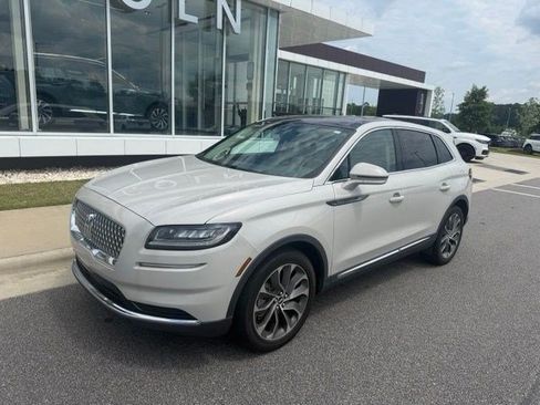 Used 2022 Lincoln Nautilus Reserve FWD image 2