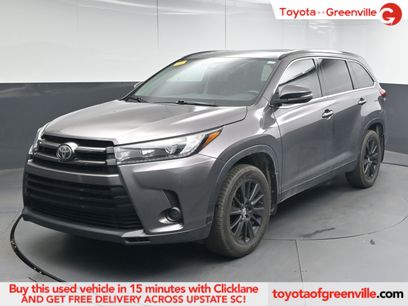 Used 2019 Toyota Highlander SE w/ Carpet Mat Package (TMS)