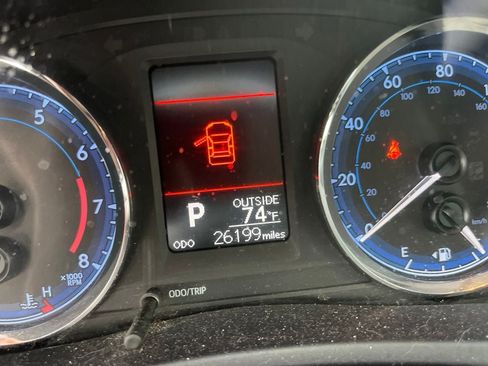 Used 2017 Toyota Corolla LE FWD image 6