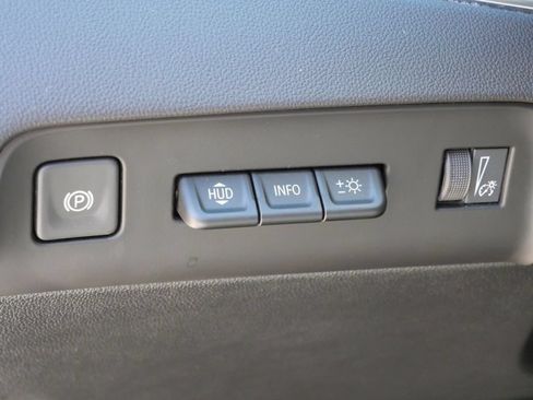 Used 2024 Buick Enclave Avenir w/ Avenir Technology Package AWD/4WD image 48