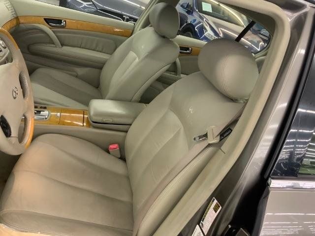 Used 2004 INFINITI Q45 Luxury RWD image 12