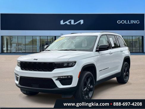 Used 2025 Jeep Grand Cherokee Limited w/ Black Appearance Package AWD/4WD image 5