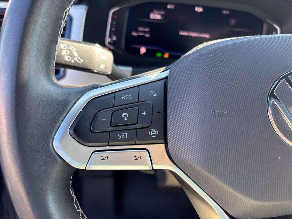 Used 2022 Volkswagen Atlas Cross Sport SE FWD image 23