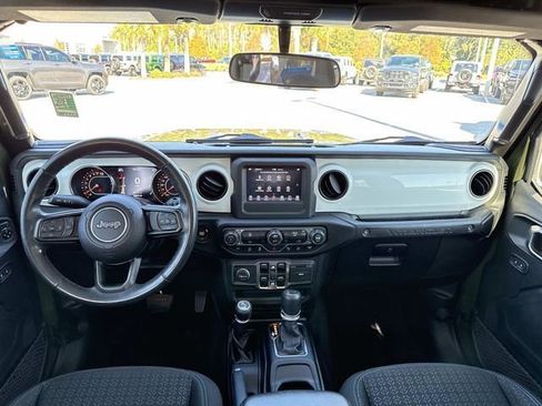 Used 2021 Jeep Wrangler Unlimited Islander image 13