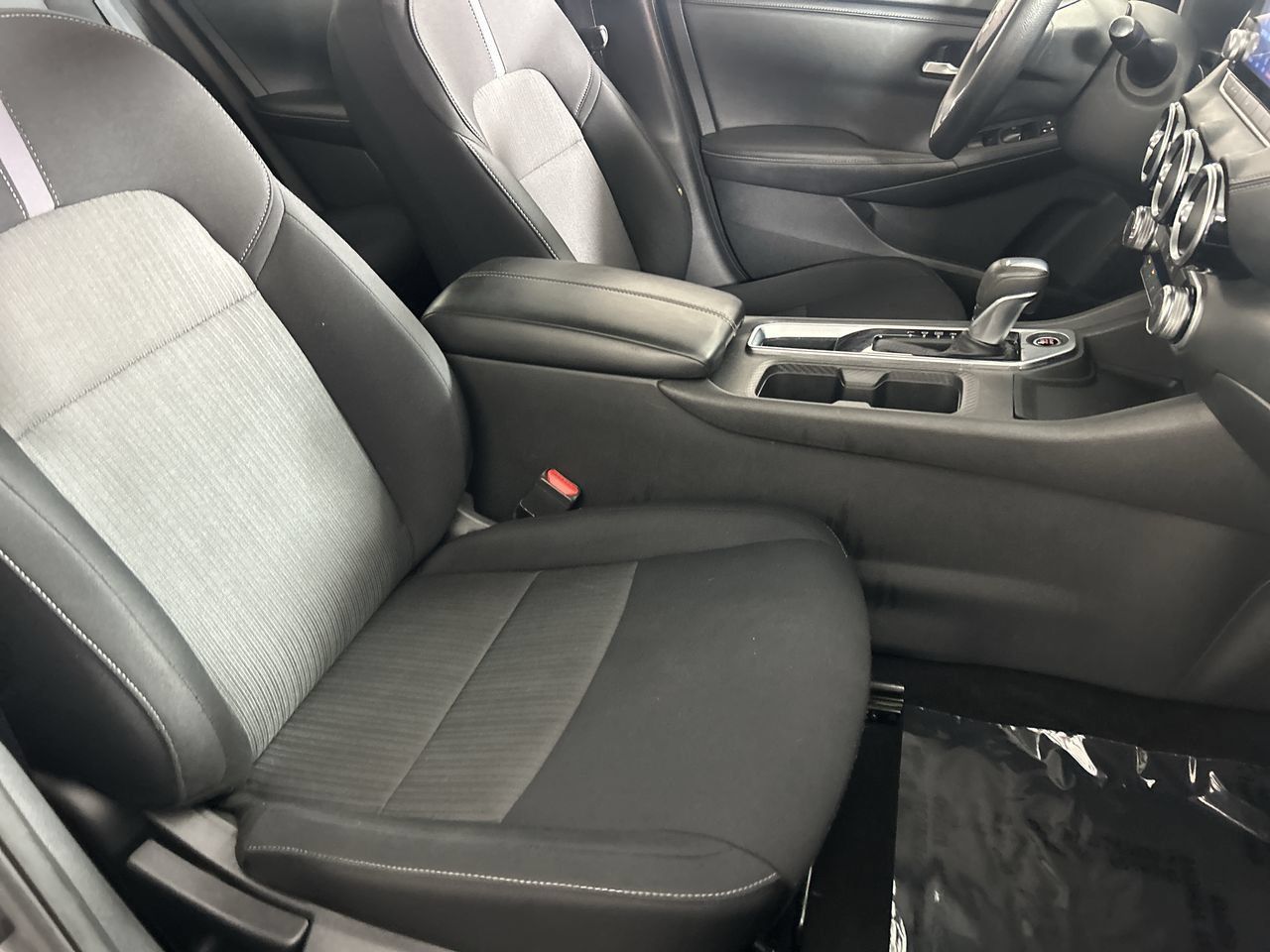 Used 2024 Nissan Sentra SV FWD image 26