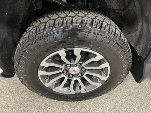 Used 2023 GMC Sierra 1500 AT4 w/ Technology Package AWD/4WD image 20