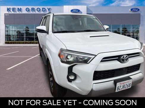 Used 2022 Toyota 4Runner TRD Off-Road Premium AWD/4WD image 1