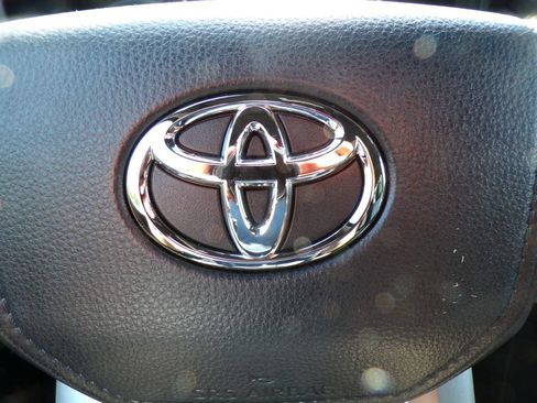 Used 2025 Toyota Tundra SR5 w/ SR5 Premium Package AWD/4WD image 30