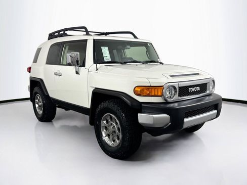Used 2012 Toyota FJ Cruiser 4WD w/ Upgrade Pkg image 8